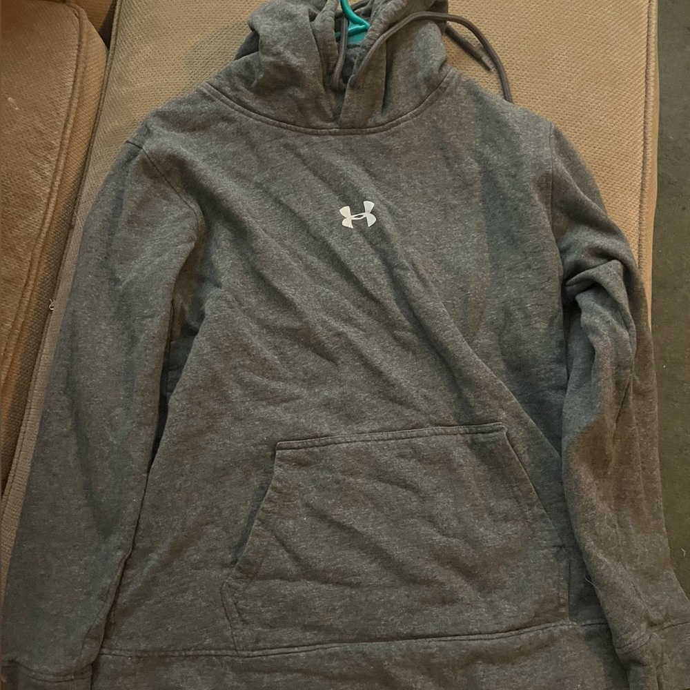 Women’s Large Grey Under Armour Hoodie
Runs Small - Fits Like Medium
